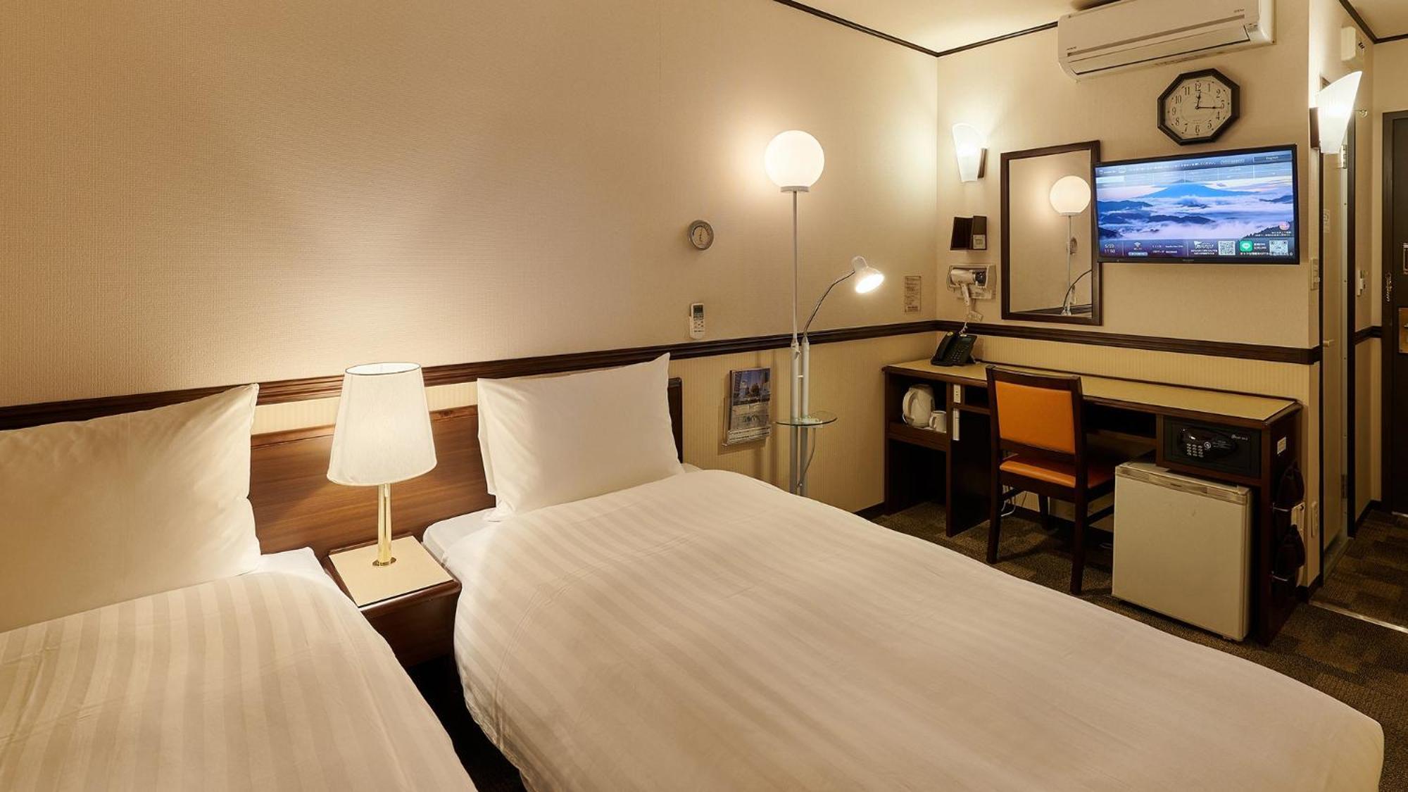 Toyoko Inn Osaka Itami Airport Toyonaka Habitación foto