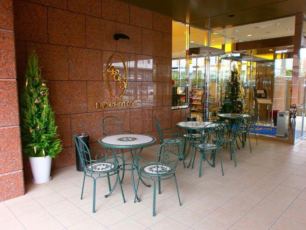 Toyoko Inn Osaka Itami Airport Toyonaka Exterior foto
